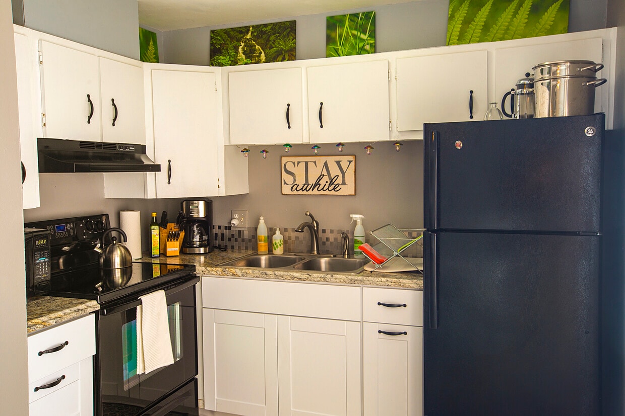 Kitchen - 1760 Eaton St (Lakewood, CO)