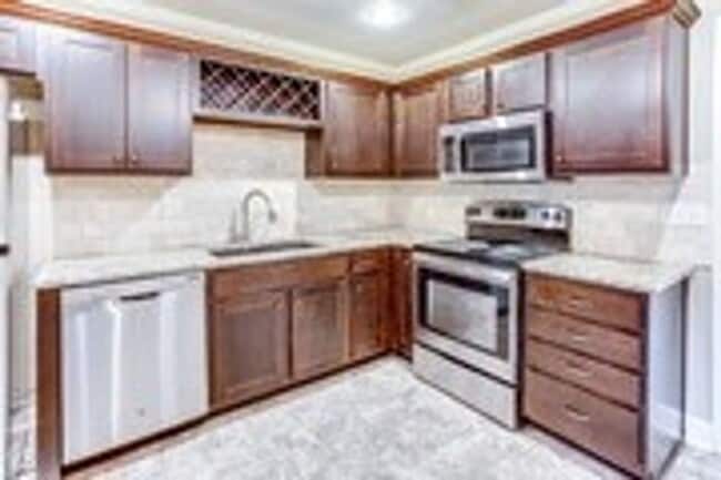 Building Photo - PRICE REDUCED!