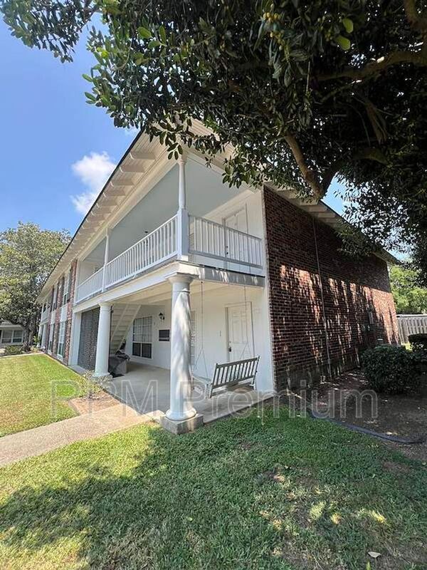 Building Photo - 10438 Jefferson Hwy