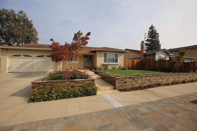 Building Photo - 5084 Willow Est