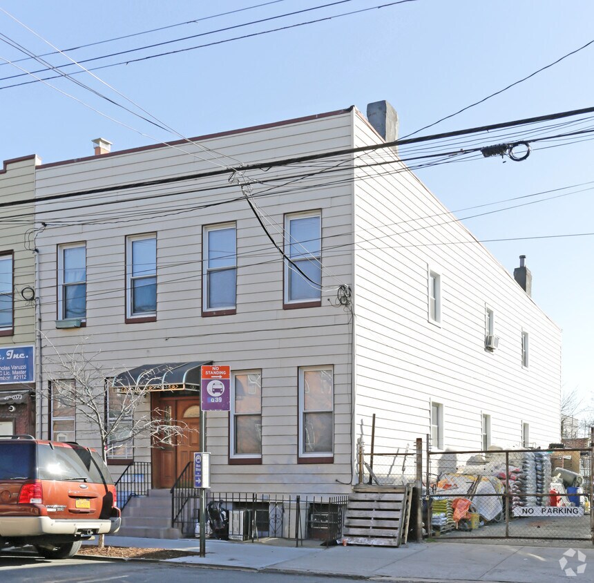 Primary Photo - 6517 Forest Ave