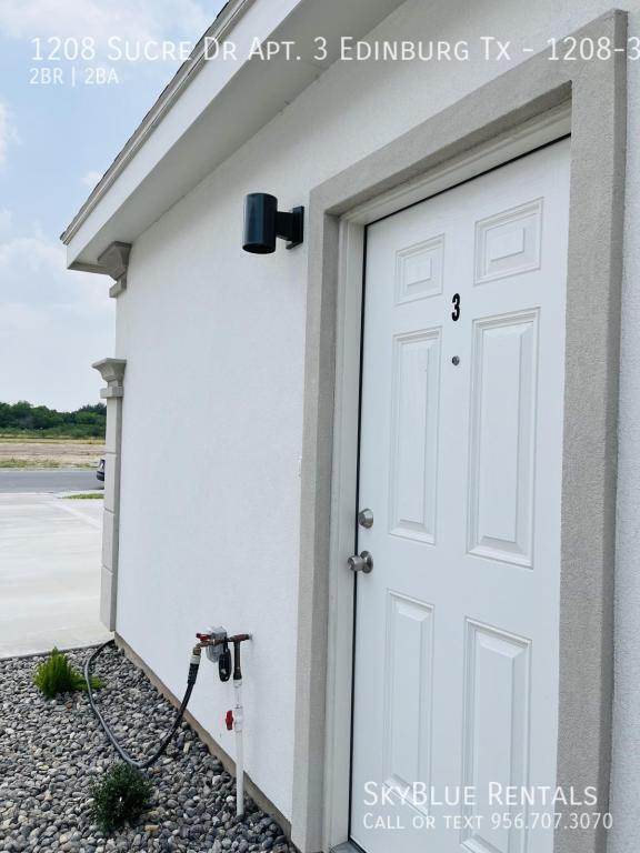 Building Photo - 1208 W Sucre Dr