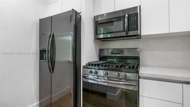 Foto del edificio - 2539 S Bayshore Dr