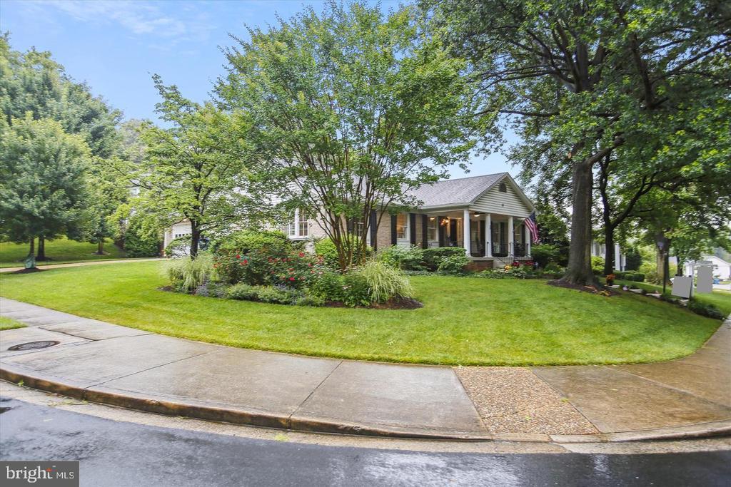Foto principal - 1354 MacBeth St