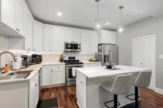 Foto del edificio - 3026 N Allen Ave