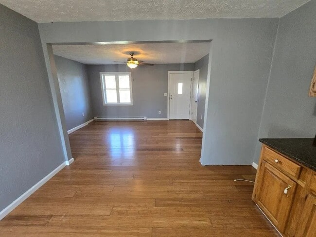 Building Photo - 122 Wallace Ct