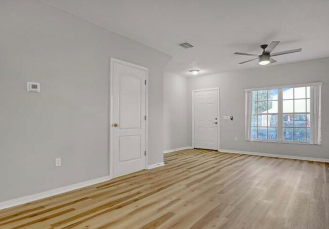 Building Photo - 1411 Hampton Park Ln