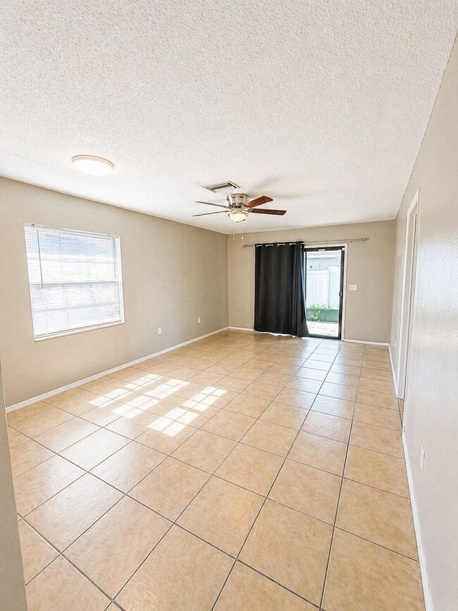 Foto del edificio - Last Unit Available!