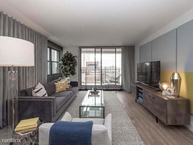 Foto del edificio - 1 br, 1 bath Apartment - 421 W Belmont Ave
