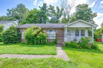 Building Photo - 2604 Vista Ln