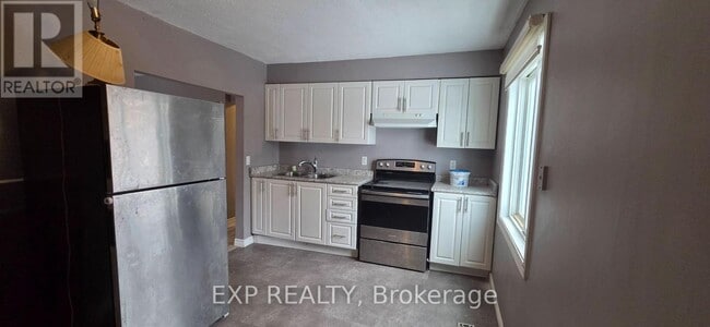 Building Photo - 54 Wyandotte St