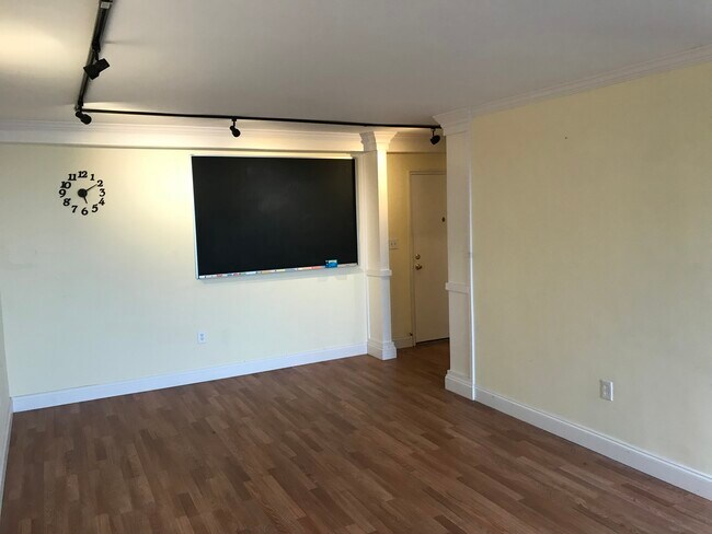 Foto del edificio - 11820 Edgewater Dr