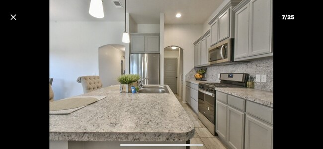Building Photo - 15700 Potomac Dr