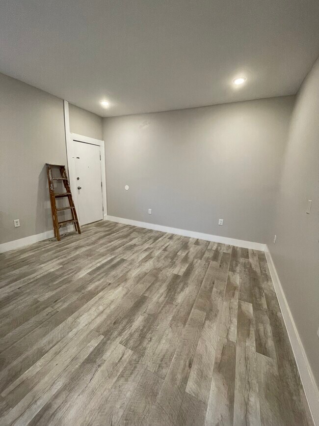 Unit 14 - 3149 John F Kennedy Blvd