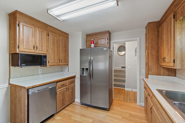 Building Photo - 45 Hartfeld Dr