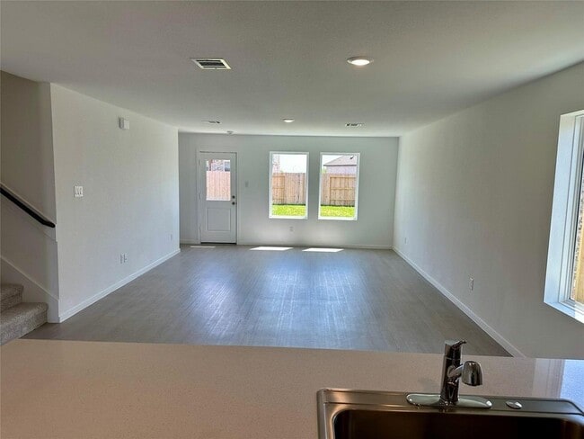 Building Photo - 6407 Begonia Trellis Dr