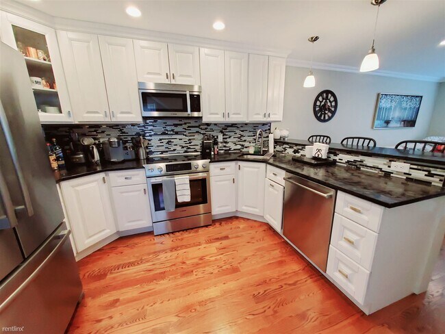 Building Photo - 1 br, 1 bath Condo - 17 Renwick St Unit 5