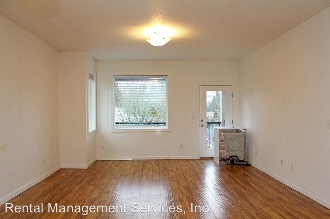 Building Photo - 1555 N Willis Blvd