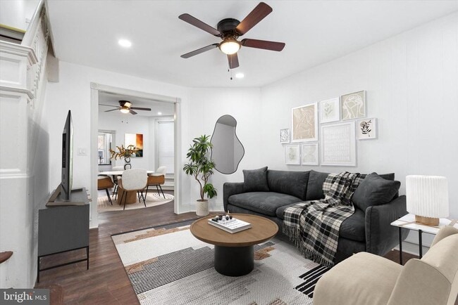 Foto del edificio - 5551 Addison St