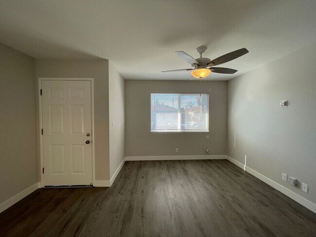 Building Photo - 476 Malabar Dr