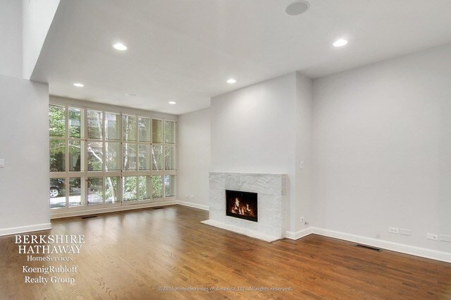 Foto del edificio - 1949 N Maud Ave