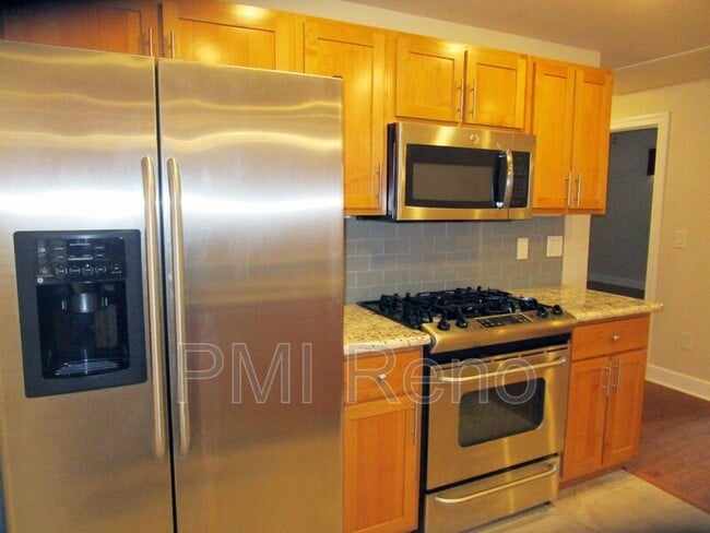 Foto del edificio - 1450 Idlewild Dr