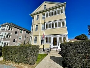 Building Photo - 21 Watson Ave