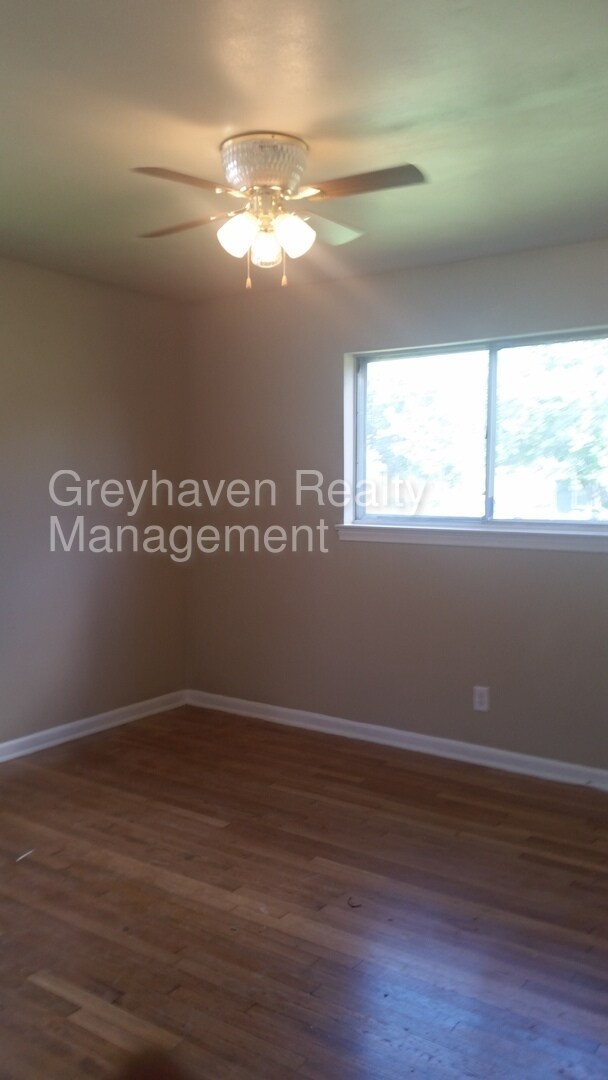 Foto del edificio - 1407 N Moore Rd