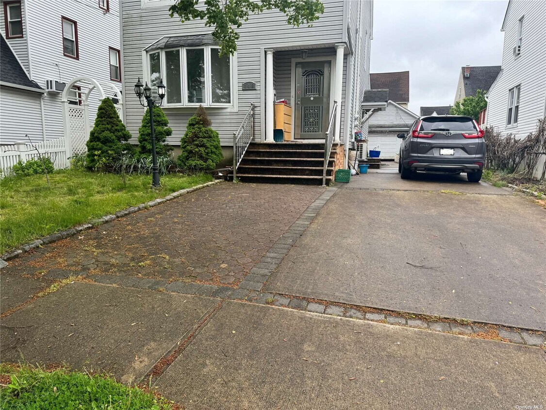 Foto principal - 148 Locust St