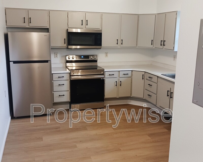 Foto principal - 770 N Main St