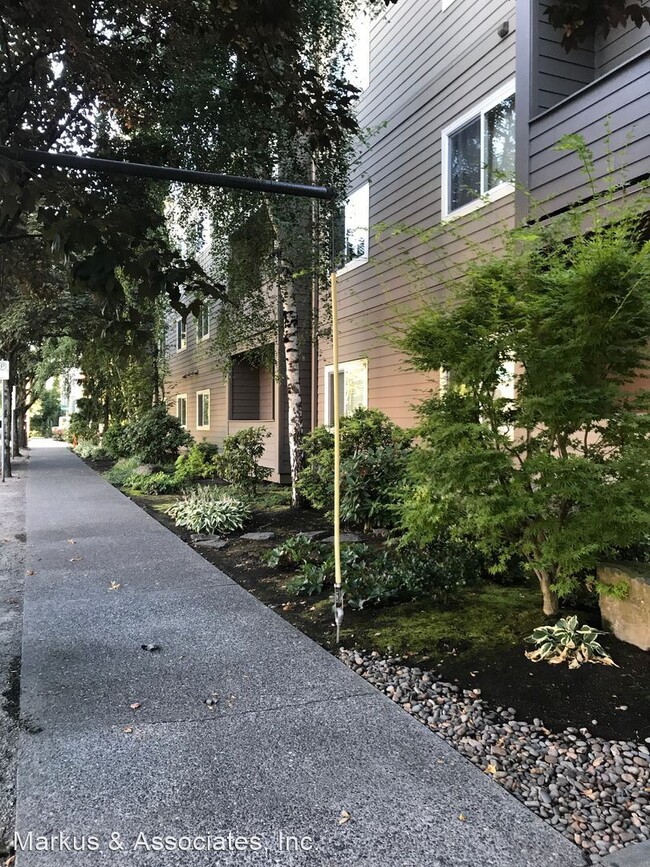 Building Photo - 2 br, 2 bath House - 4320 SW Corbett Ave. ...