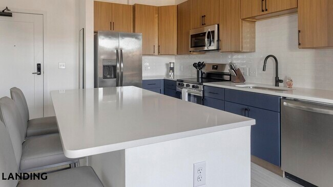 Building Photo - 1007 S Mint St