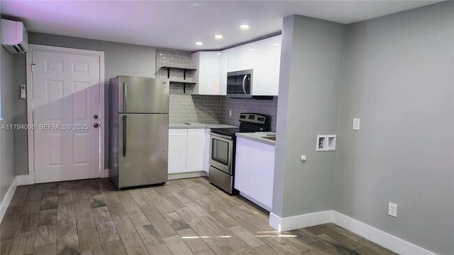 Foto del edificio - 2489 SW 11th St