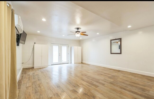 Foto del edificio - 712 W 28th St