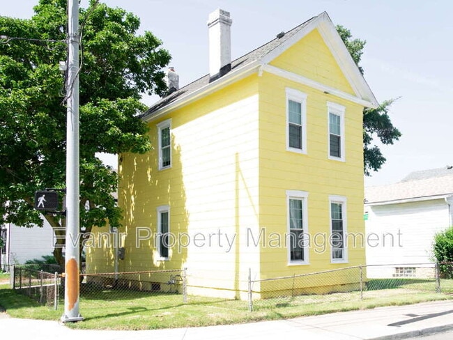 Photo - 305 Wyoming St House