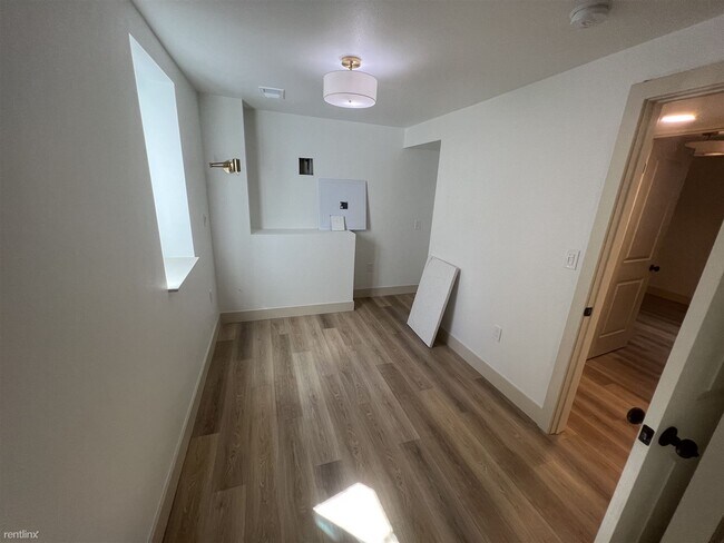 Foto del edificio - Room for Rent, 1 bath 4plex - 2960 South D...