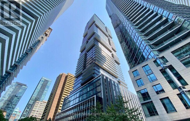 Photo du bâtiment - 55-4555 Charles St E