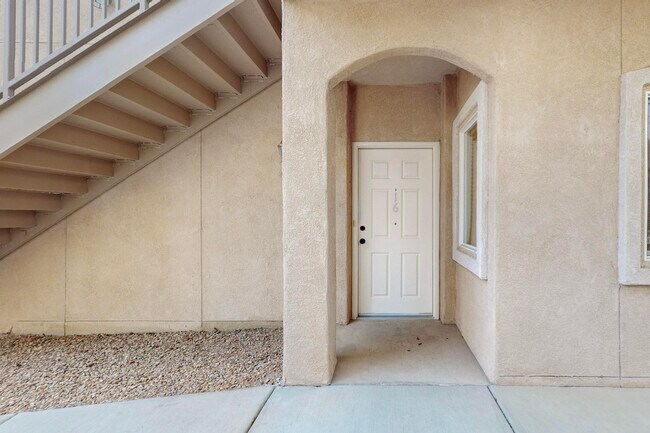 Building Photo - 6800 Vista Del Norte Dr NE