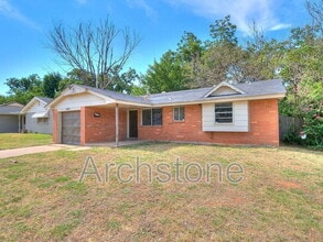 Building Photo - 3217 Overland Dr