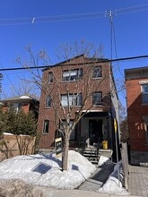 Building Photo - 59 Concord St N