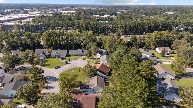 Foto del edificio - 104 Monterey Cir