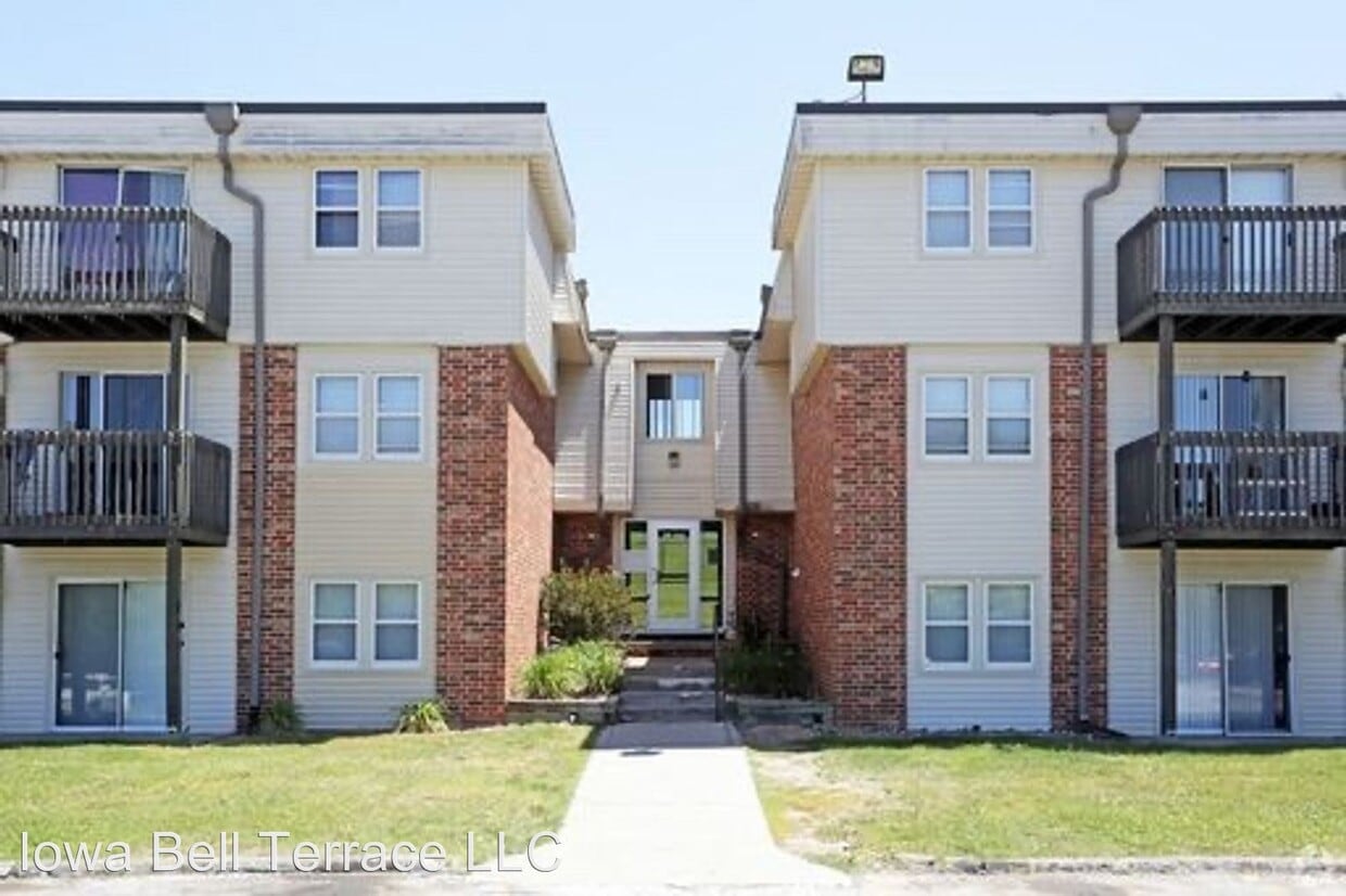 Primary Photo - 2701-2715 SW 23rd St
