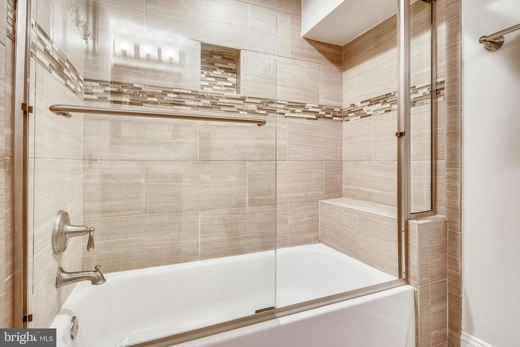 Photo - 905 Quackenbos St NW (Washington, DC)