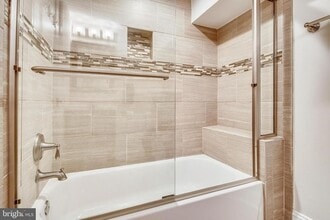 Building Photo - 905 Quackenbos St NW