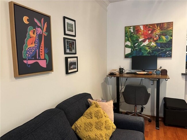 Building Photo - 955 Juniper St NE