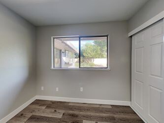 Foto del edificio - 8601 Quail Oak Way