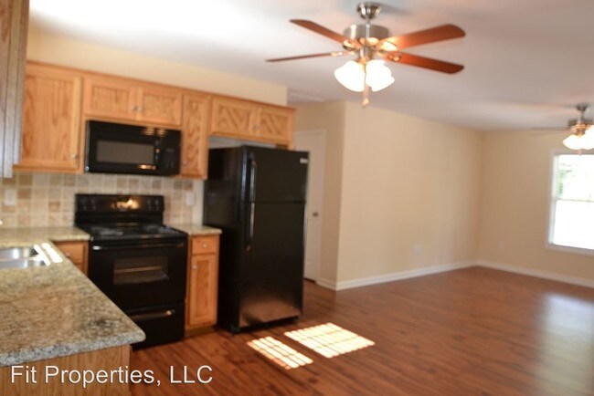 Building Photo - 2 br, 1 bath Apartment - 3795 Lee Moore