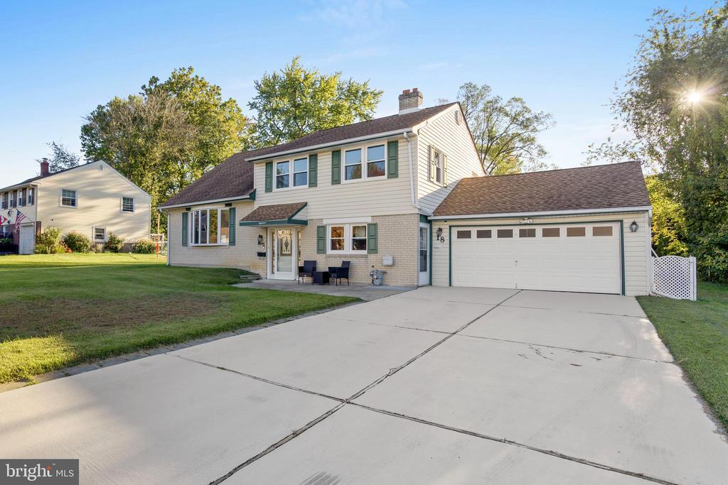 Primary Photo - 18 Cobblestone Ln