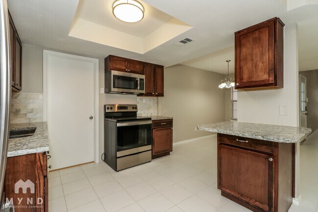 Foto del edificio - 7413 Waterway Dr