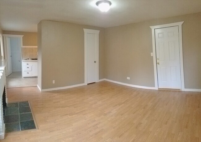 Foto del edificio - 133 Marion Ave N